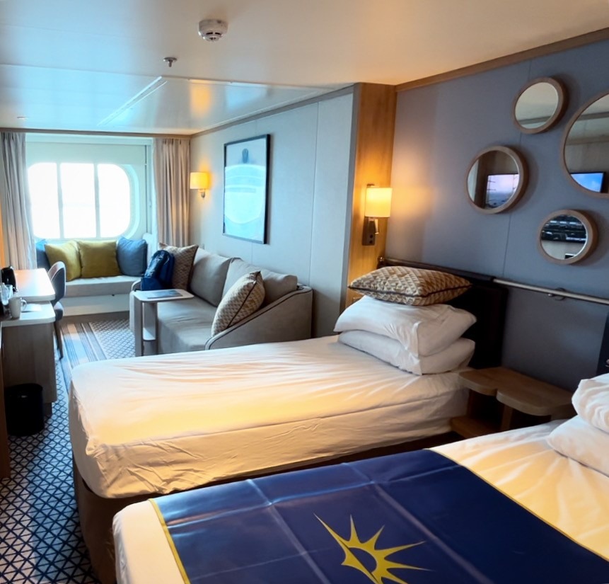 کابین رو به دریا